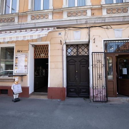 Studio Manzur Μπρασόβ Εξωτερικό φωτογραφία